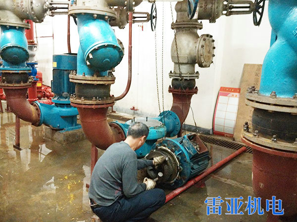 長(zhǎng)沙大潤(rùn)發(fā)超市空調(diào)電機(jī)水泵維修2