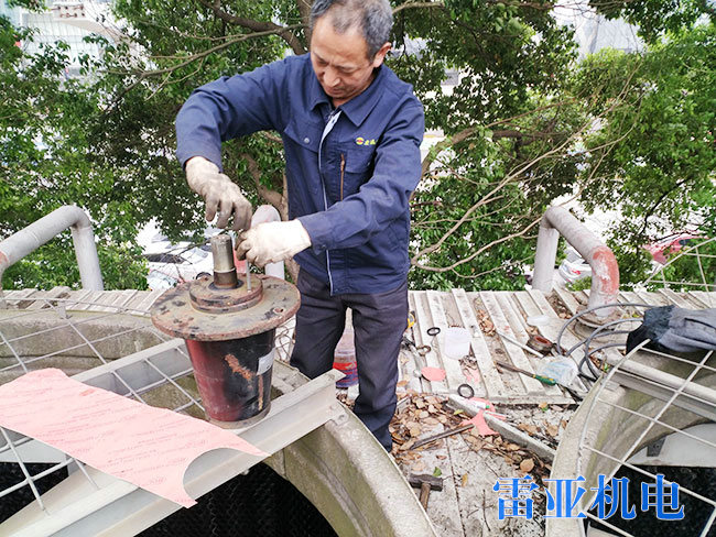 長沙融城花園大酒店冷卻塔維修4